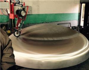Polishing of the outer surface of the he